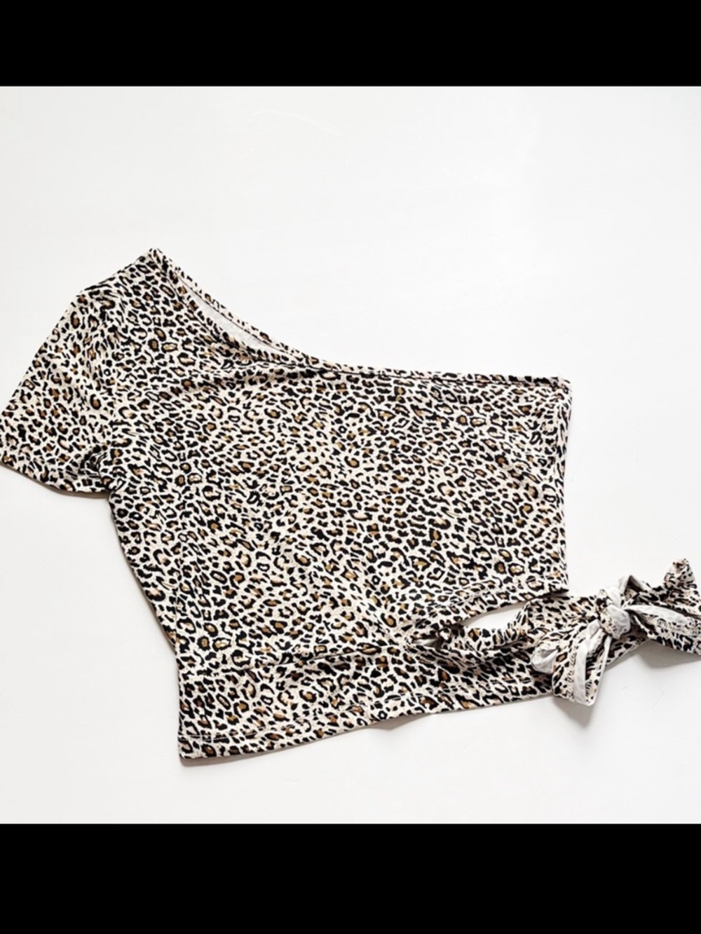 🩷TRENDING CHEETAH PRINT ONE SHOULDER SHORT SLEEVE CROP TOP SIZE SMALL GOING OUT